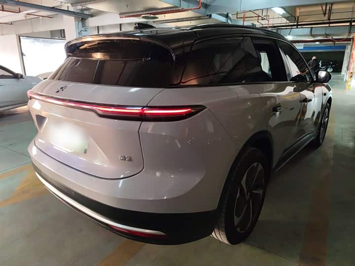 Фото 7 - Nio ES6