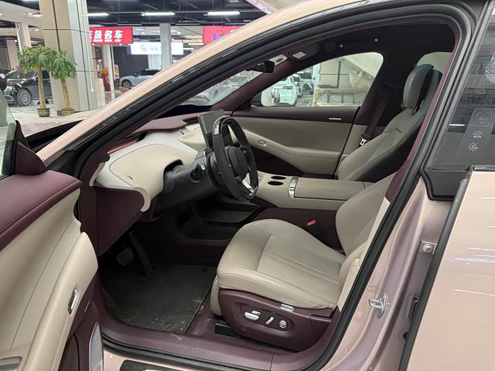 Фото 4 - Xiaomi YU7