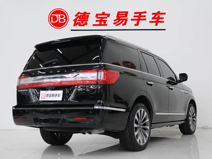 Фото 4 - Lincoln Navigator