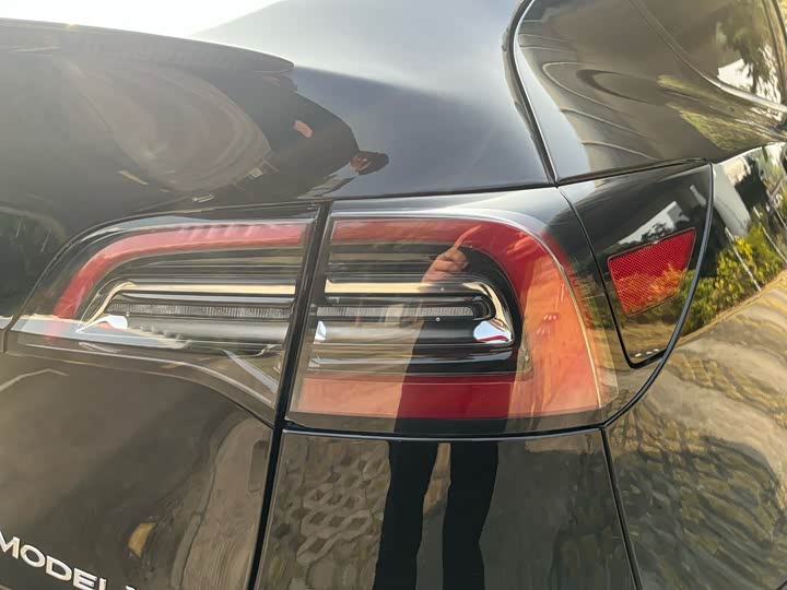 Фото 8 - Tesla Model Y