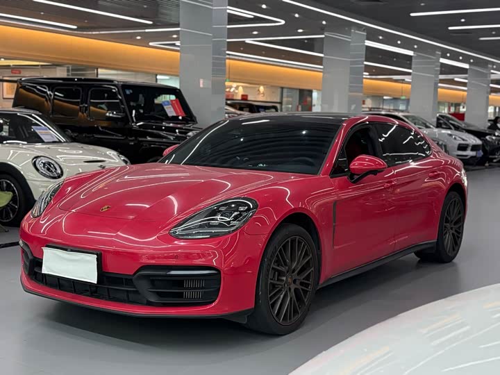 Фото 1 - Porsche Panamera