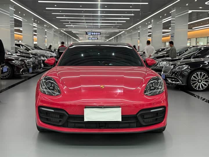 Фото 2 - Porsche Panamera