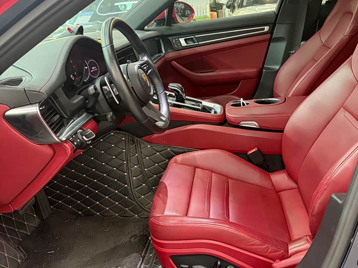 Фото 7 - Porsche Panamera