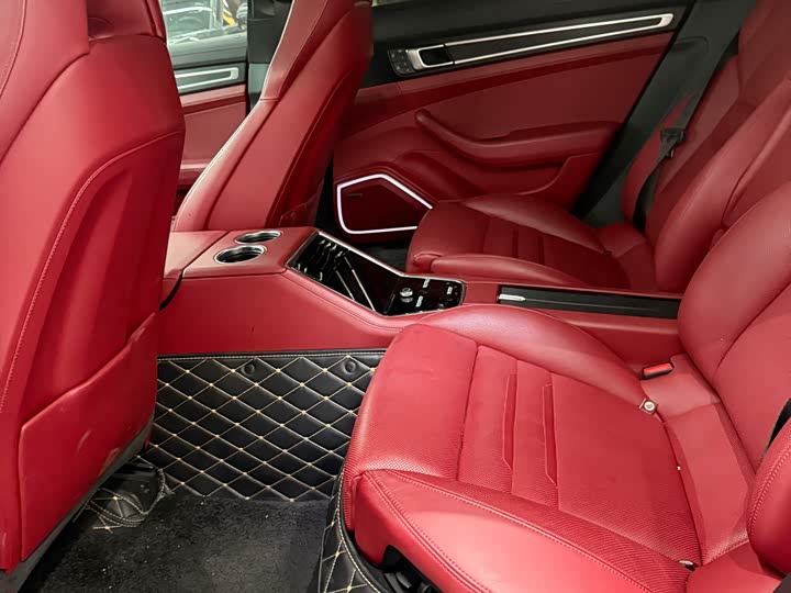 Фото 8 - Porsche Panamera