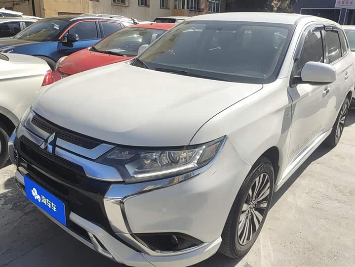 Фото 1 - Mitsubishi Outlander