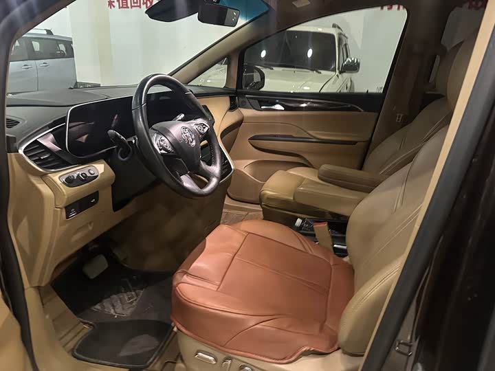 Фото 4 - Buick GL8 ES