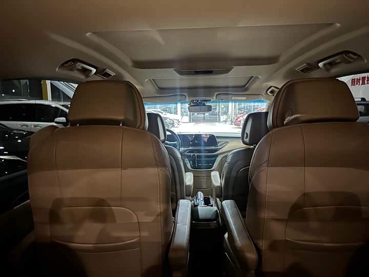 Фото 9 - Buick GL8 ES