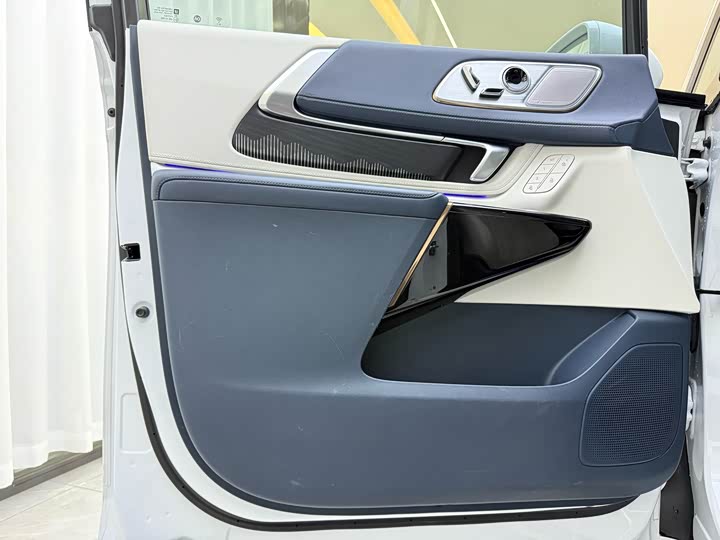 Фото 3 - Buick GL8 Century