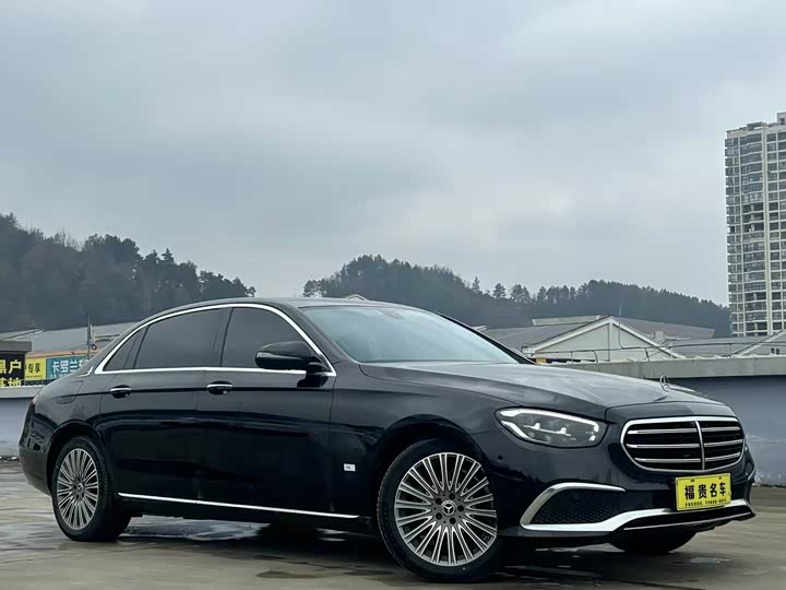 Фото 3 - Mercedes-Benz E-Class