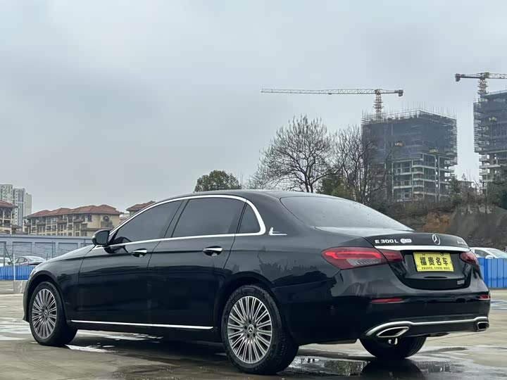 Фото 5 - Mercedes-Benz E-Class