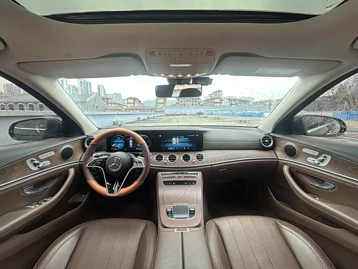 Фото 8 - Mercedes-Benz E-Class