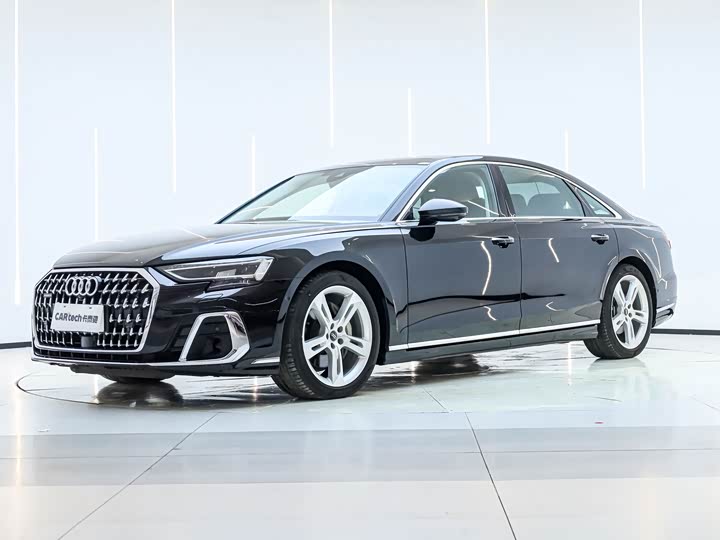 Фото 1 - Audi A8