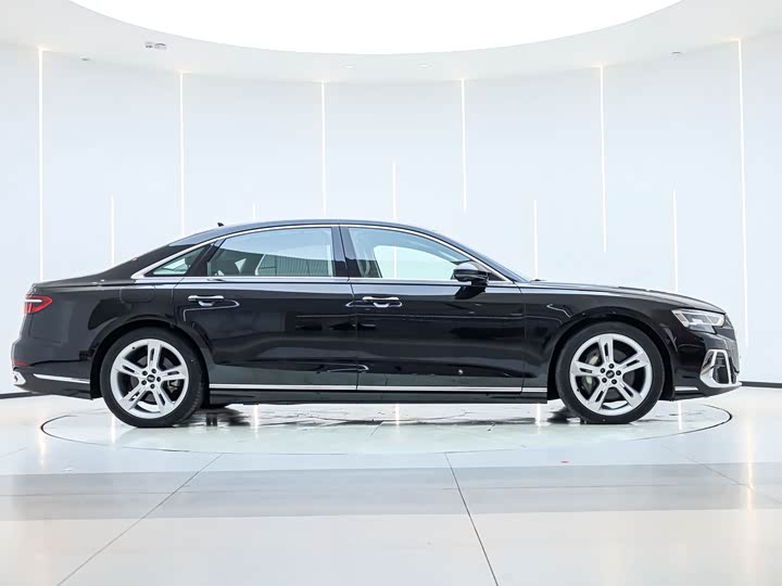 Фото 6 - Audi A8