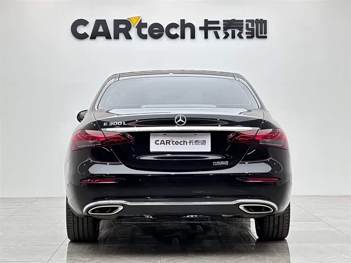 Фото 4 - Mercedes-Benz E-Class