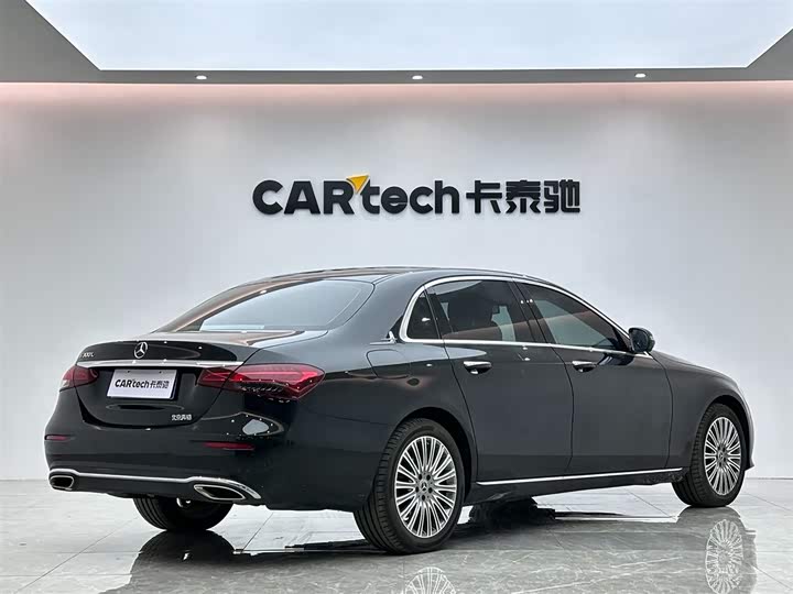 Фото 5 - Mercedes-Benz E-Class