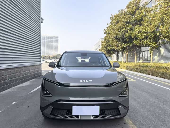 Фото 2 - Kia EV5