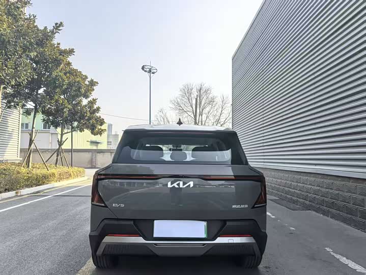 Фото 4 - Kia EV5