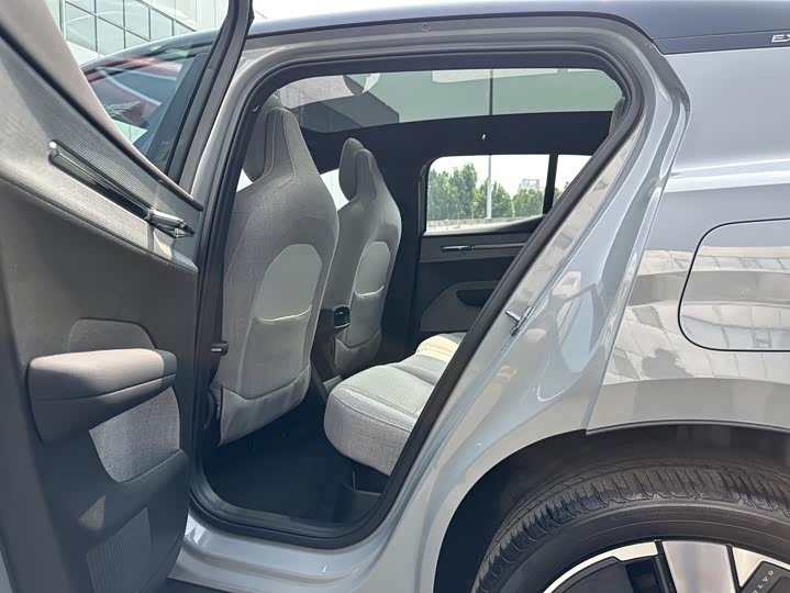 Фото 8 - Volvo EX30