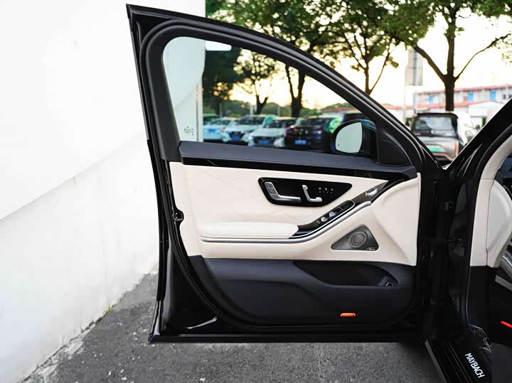 Фото 9 - Mercedes-Benz Maybach S-Class