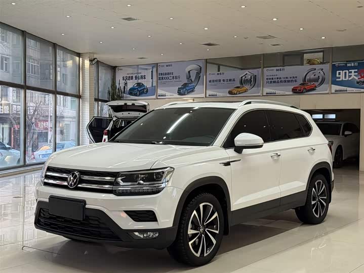 Фото 1 - Volkswagen Tharu