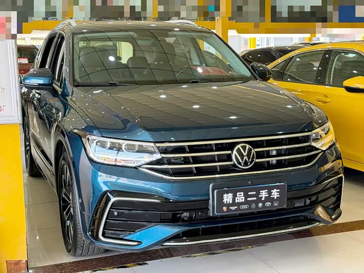 Фото 3 - Volkswagen Tiguan L Pro