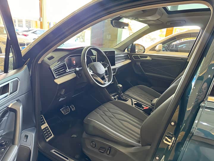 Фото 7 - Volkswagen Tiguan L Pro