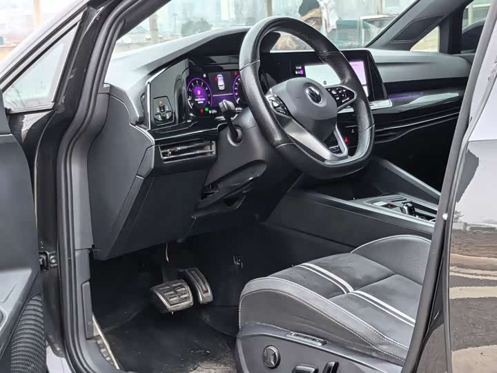 Фото 4 - Volkswagen Golf