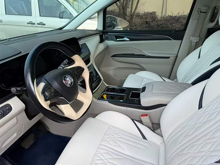 Фото 6 - Buick GL8 ES