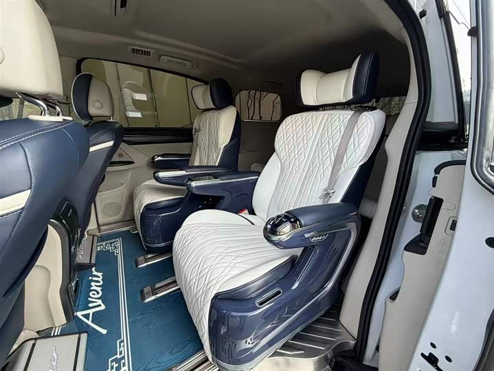 Фото 7 - Buick GL8 ES