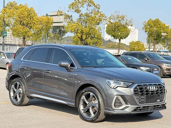 Фото 2 - Audi Q3