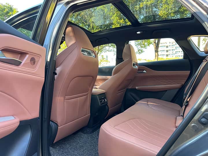 Фото 6 - Changan UNI-Z Hybrid