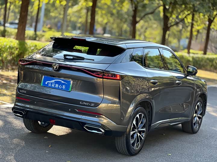 Фото 9 - Changan UNI-Z Hybrid