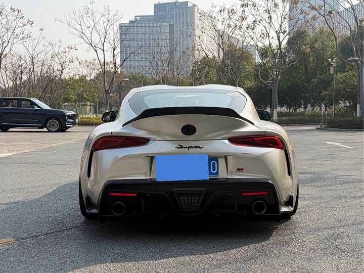 Фото 8 - Toyota Supra