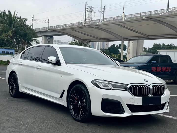 Фото 3 - BMW 5 Series