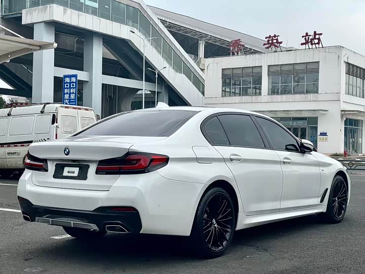 Фото 6 - BMW 5 Series