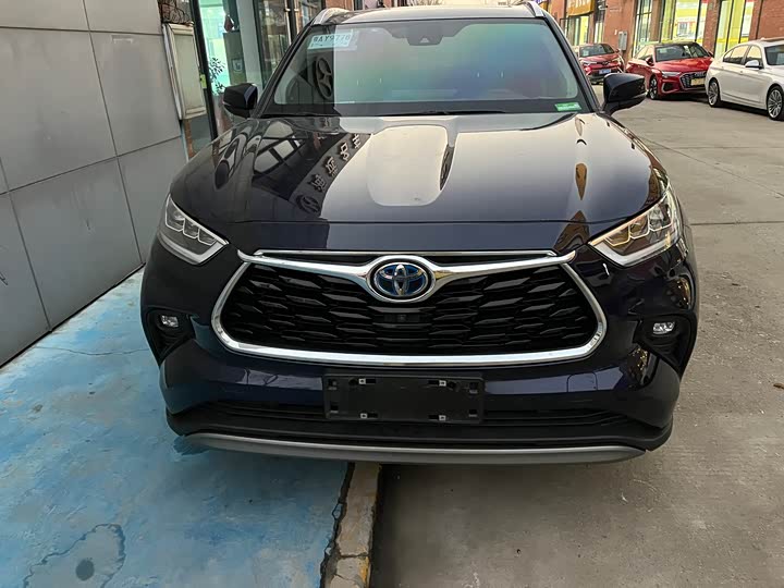 Фото 2 - Toyota Highlander