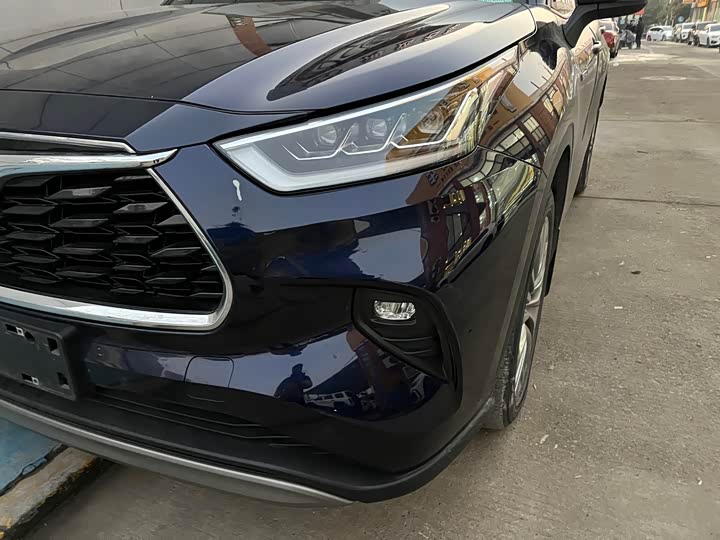 Фото 3 - Toyota Highlander