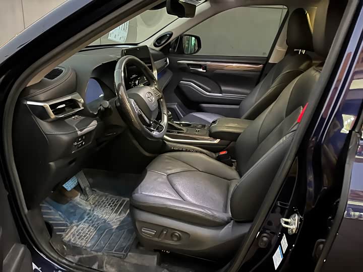 Фото 6 - Toyota Highlander