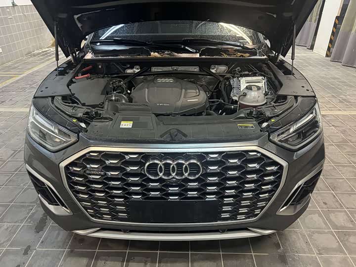 Фото 8 - Audi Q5L Sportback
