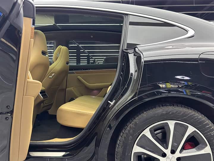 Фото 7 - Luxeed R7