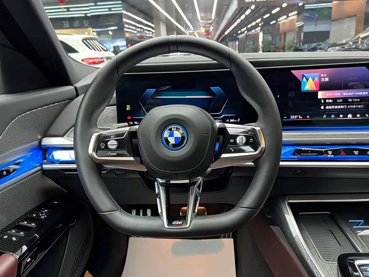 Фото 5 - BMW i7