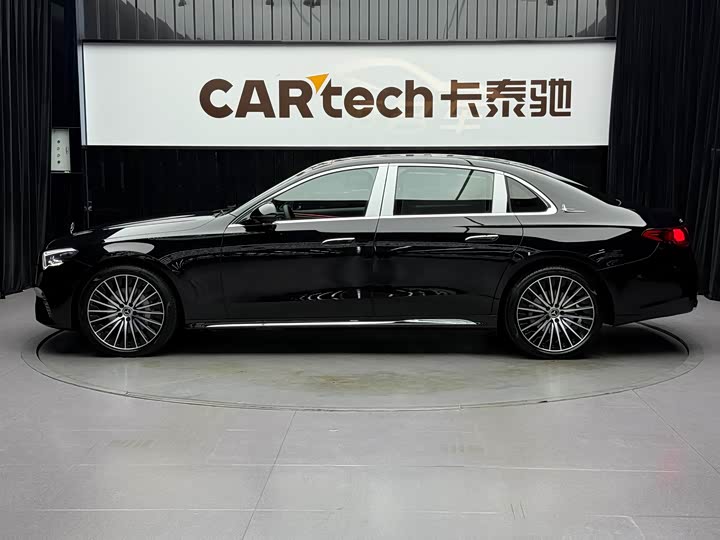 Фото 3 - Mercedes-Benz E-Class