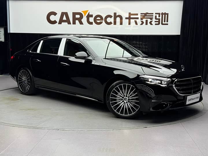 Фото 4 - Mercedes-Benz E-Class