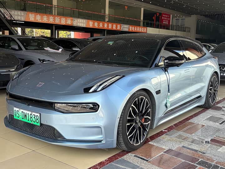 Фото 1 - Zeekr 001