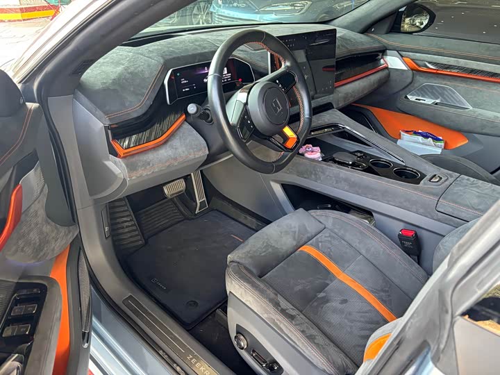 Фото 4 - Zeekr 001