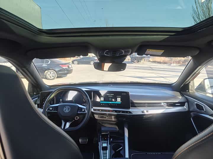 Фото 6 - MG Motor One