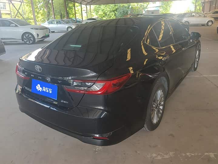 Фото 3 - Toyota Camry