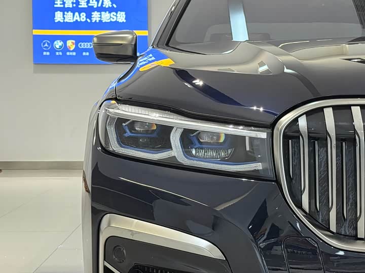 Фото 4 - BMW 7 Series