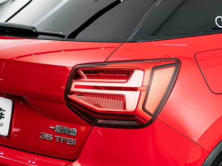 Фото 9 - Audi Q2L