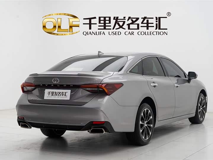 Фото 4 - Toyota Avalon